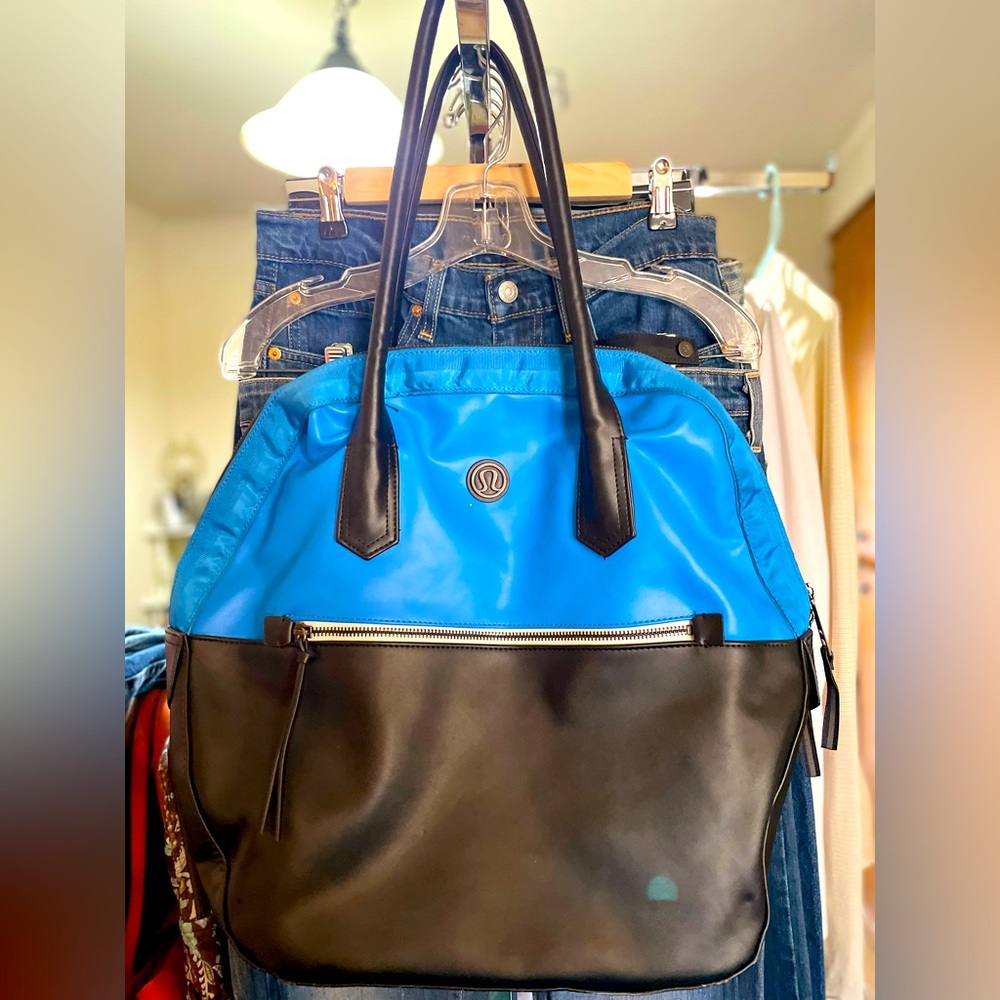 LuLulemon large sized Shoulder/gym/overnight Bag (NEW)